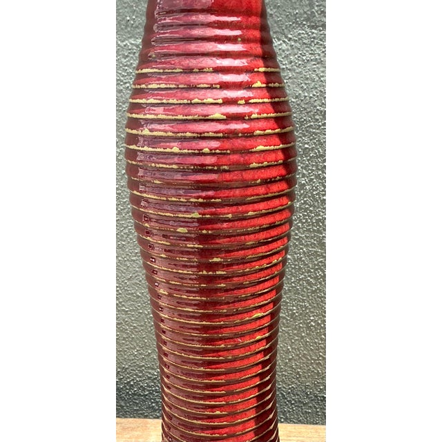 Vintage Pair of Ribbed Tall Vases For Sale In West Palm - Image 6 of 12