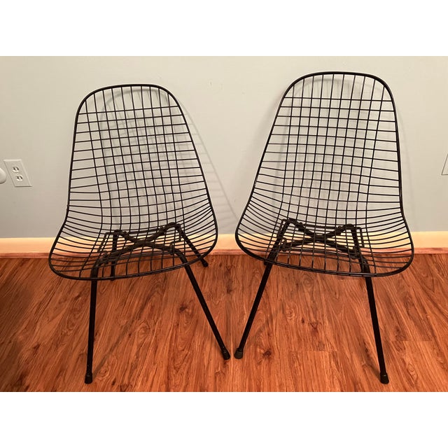 Herman Miller 1960s Pair of Eames Chairs, Metal Wire Mesh, Herman Miller, Bikini Pads, 2 Chairs Included For Sale - Image 4 of 5