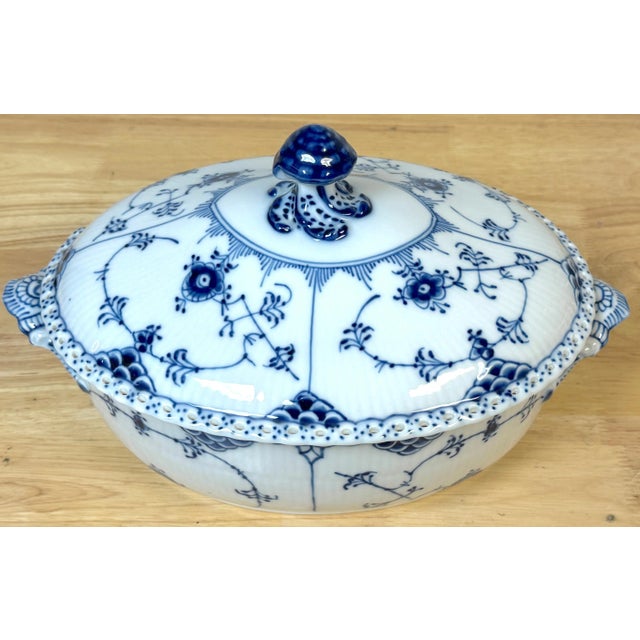 Royal Copenhagen Blue Fluted Half Lace Tureen with Lid 200CL For Sale In West Palm - Image 6 of 12