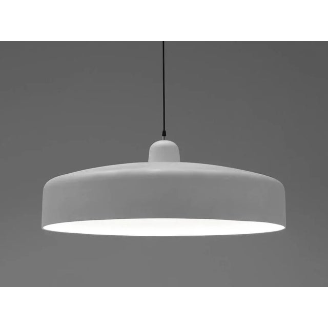 Lei pendant lamp by Imperfettolab 2017 Designer : Verter Turroni Dimensions: Ø 85 X 35 cm Materials: Fibreglass The...