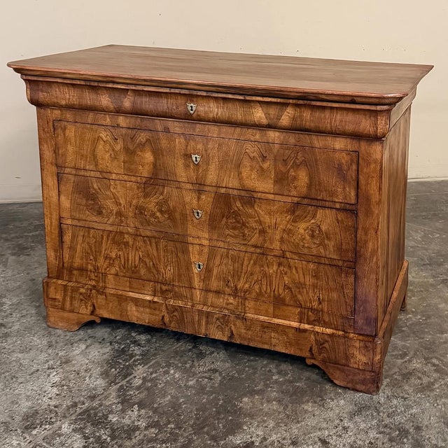 19th Century French Louis Philippe Walnut Commode For Sale - Image 4 of 15