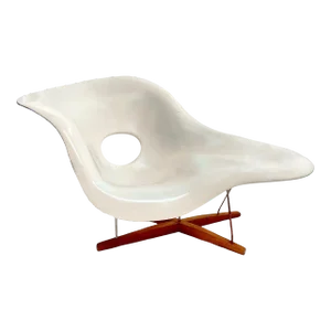 Vintage Mid-Century Modern Eames Fiberglass Chaise Lounge