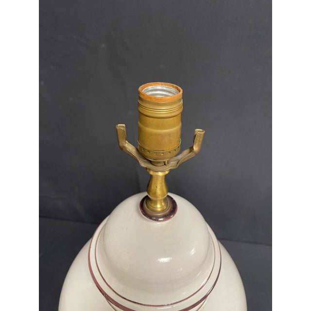1960s Country Colonial Faience Table Lamp For Sale In New York - Image 6 of 11