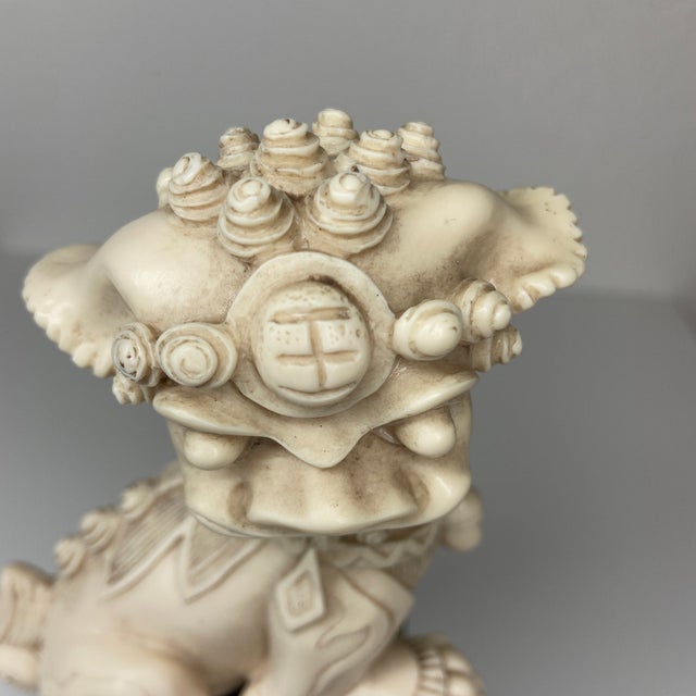 Mid 20th Century Chinese Resin Foo Dog Guardian Lion Statue on Carved Base For Sale In Boise - Image 6 of 12