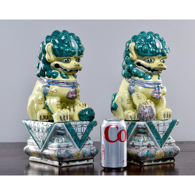 1960s Pair Mid Century Ceramic Foo Dogs on Base For Sale - Image 5 of 8