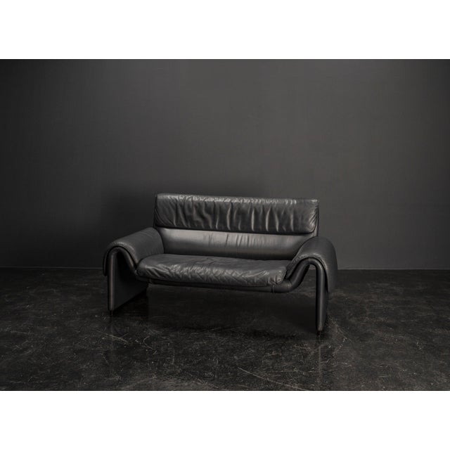 A masterpiece from switzerland, the ds 2011/12 sofa by de sede embodies timeless elegance, understated presence, and...