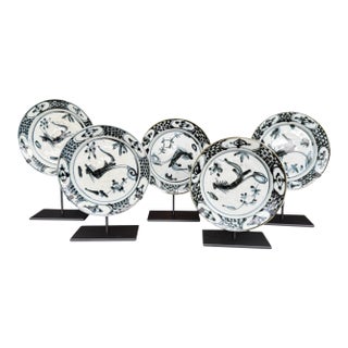 17th Century Japanese Blue and White Porcelain Plates- A Set of 5 For Sale