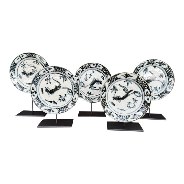 17th Century Japanese Blue and White Porcelain Plates- A Set of 5 For Sale