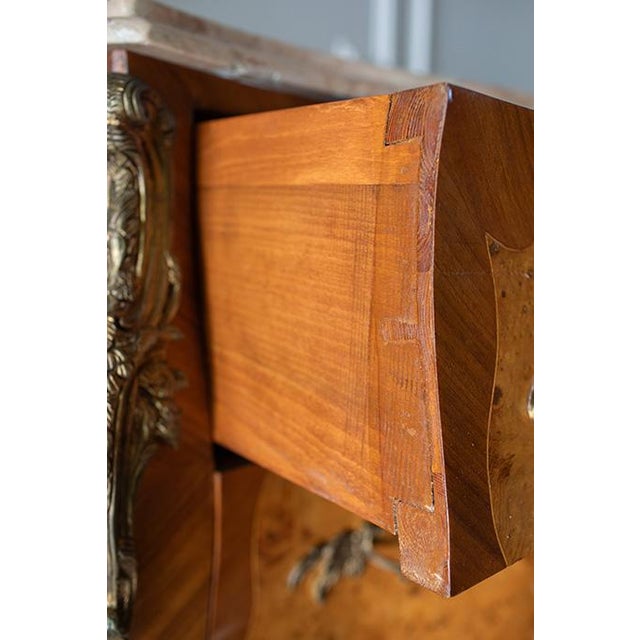 Chestnut Mid 19th Century French Louis XV Style Burr Walnut Marble Top Bombe Commode For Sale - Image 8 of 18
