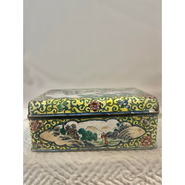 Early 20th Century Chinese Canton Enamel on Copper Figural Box With Qianlong Mark For Sale In New Orleans - Image 6 of 12