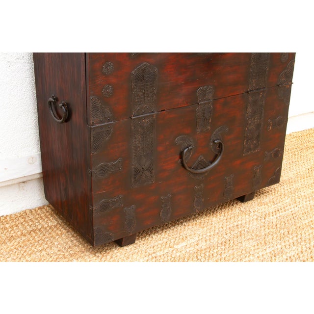 Josean Heirloom, Large Antique Bandaji Chest For Sale In Los Angeles - Image 6 of 10