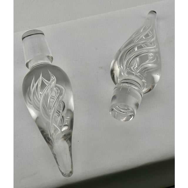 Mid 20th Century Mid 20th Century Fine Quality Matched Pair of Mid Century Hand Blown Crystal Decanters With Internal Air Bubble Twist Stopper For Sale - Image 5 of 18