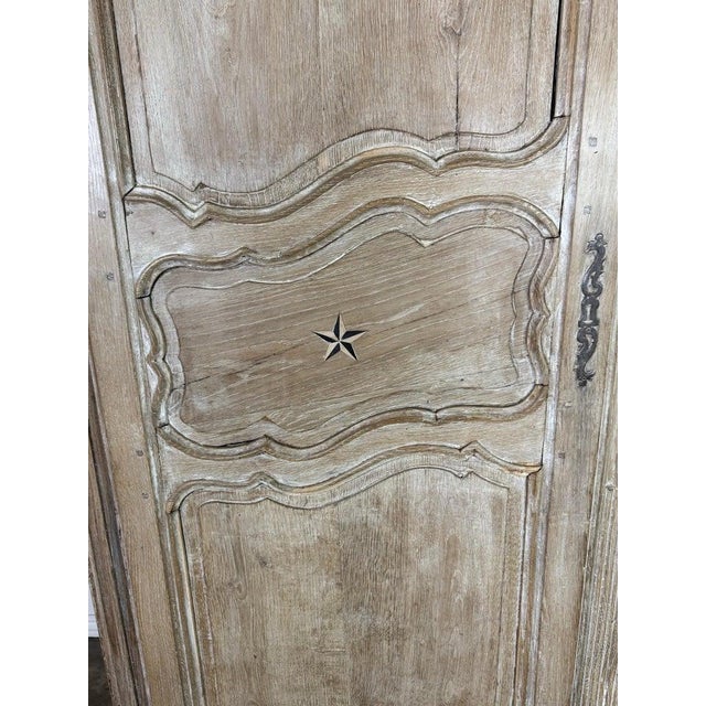 French Provincial Star-Inlaid Armoire, 18th-Century For Sale - Image 4 of 18
