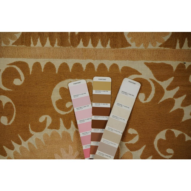 Textile Bukhara Suzani Wall Hanging - Ethnic Embroidered Throw For Sale - Image 7 of 8