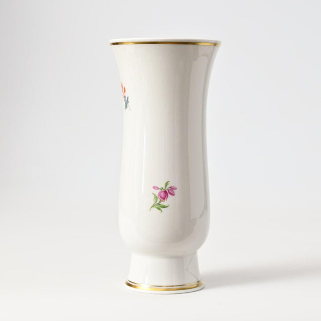 German Hand-Painted Flower Series Porcelain Vase from Meissen, 1950s For Sale - Image 4 of 11