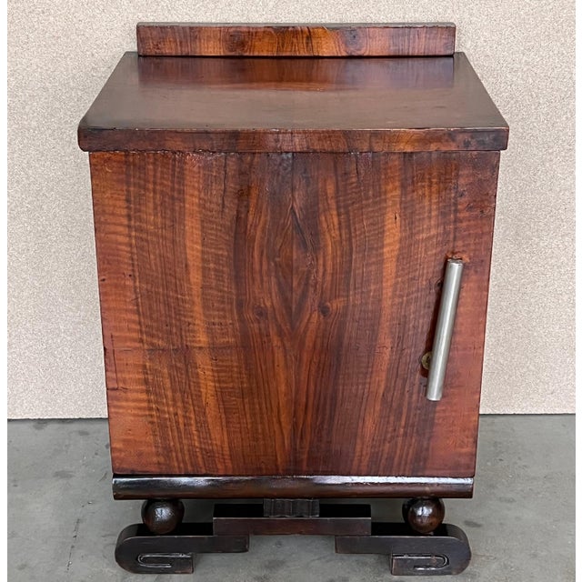 Early 20th Century Pair of Art Deco Side Cabinets or Nightstands with Ebonized Base For Sale - Image 17 of 18