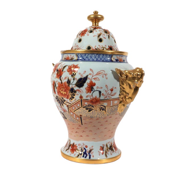 Red English Imari Porcelain Potpourri Vase and Cover, Possibly Coalport, Circa 1820-35 For Sale - Image 8 of 11
