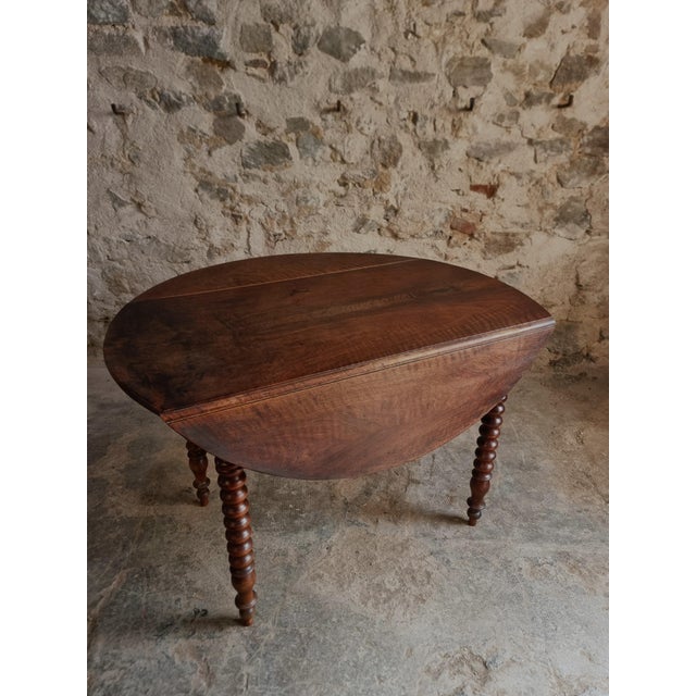 Antique French Walnut Drop-Leaf Round Table, 1890s For Sale - Image 5 of 18