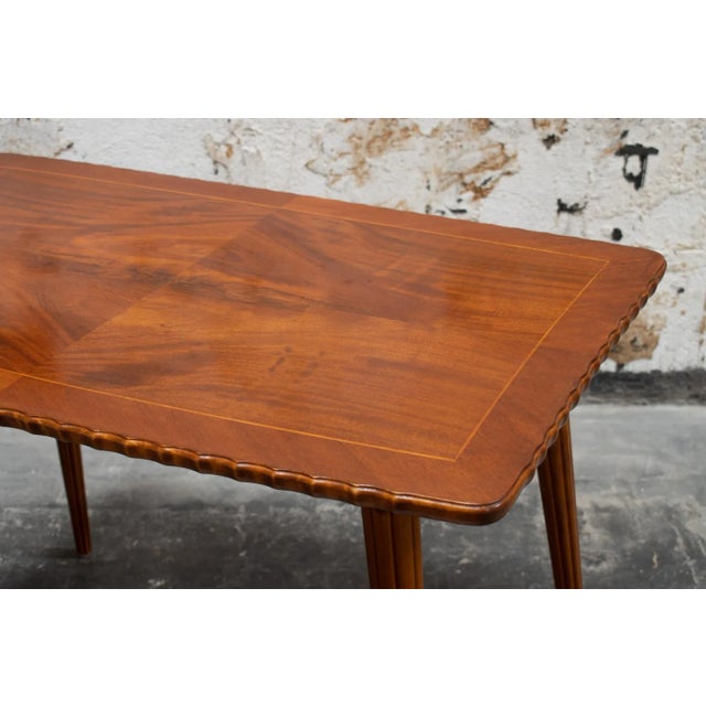 Brown Coffee Table With Fluted Edge in Crotch Mahogany, 1940's Sweden For Sale - Image 8 of 9