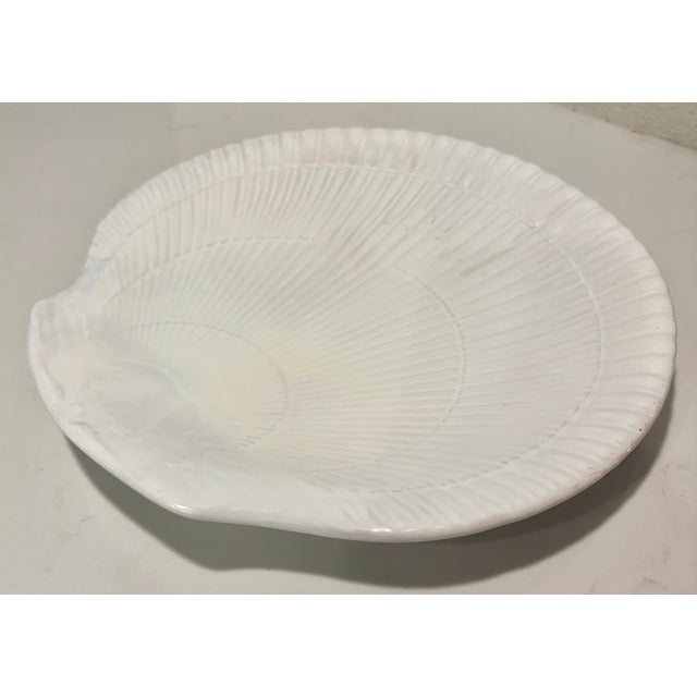 Late 20th Century Vintage Nautilus Lustre Shell-Shaped Pearlescent Decorative Plate For Sale - Image 5 of 7