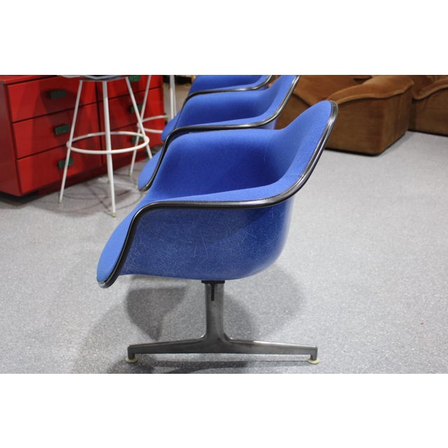 Eames Tandem Shell Bench by Herman Miller For Sale - Image 4 of 12