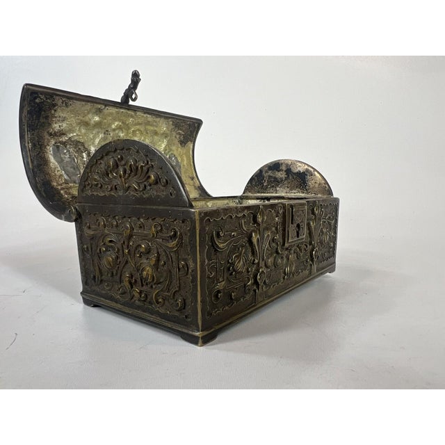 Kye or Jewelry Box Bronze Antique Raised Relief Ggleykauf Nurnberg Germany For Sale - Image 11 of 18