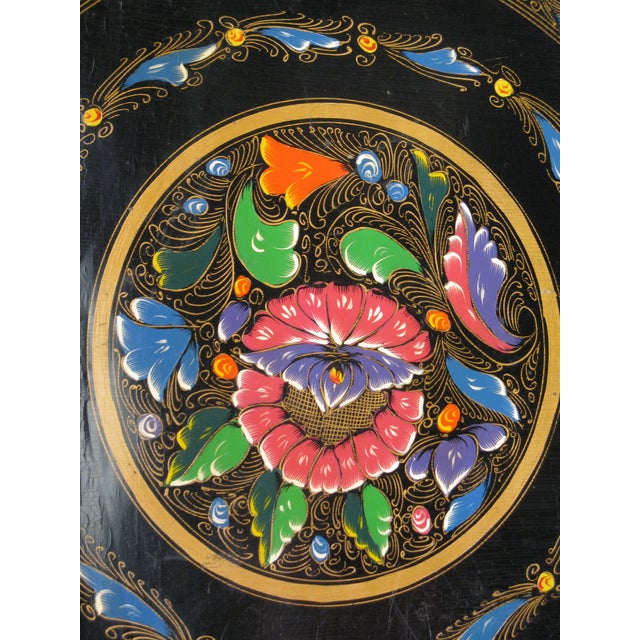 This is a hand-painted paper mache Tole-Ware tray from the period of 1900-1940, featuring a American Directoire style...