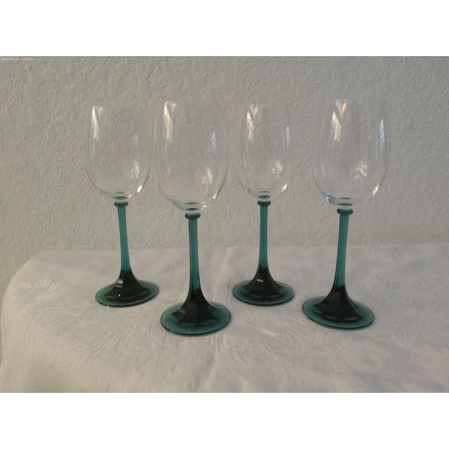 1980s Pink & Loden Green Stemmed Crystal Wine Glasses, Set of 8 For Sale - Image 4 of 7