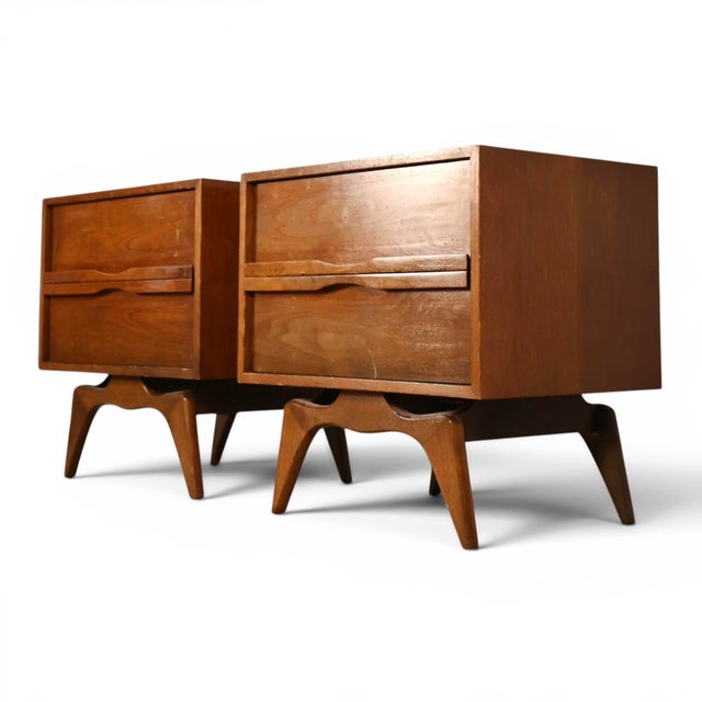 Broyhill Tobago Vintage Mid Century Modern Pair of Nightstands C. 1960s, Attributed For Sale - Image 4 of 12
