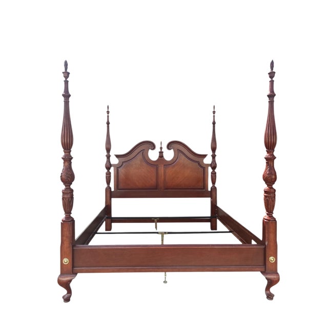 Thomasville Collectors Cherry King Size Poster Bed Carved Headboard Chippendale For Sale