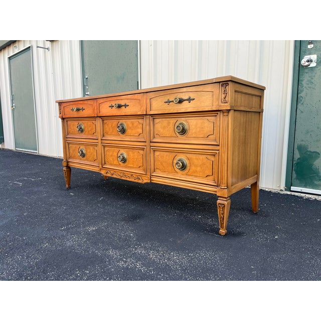 Vintage 9-Drawer Neoclassical Fruitwood and Burl Dresser For Sale - Image 4 of 12