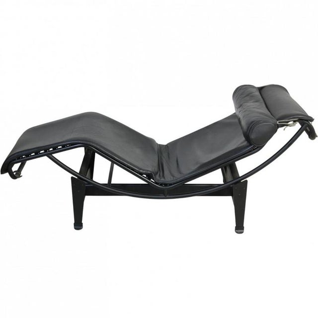 Black LC4 Chaise Lounge in Black Leather by Le Corbusier, 2000s For Sale - Image 8 of 12