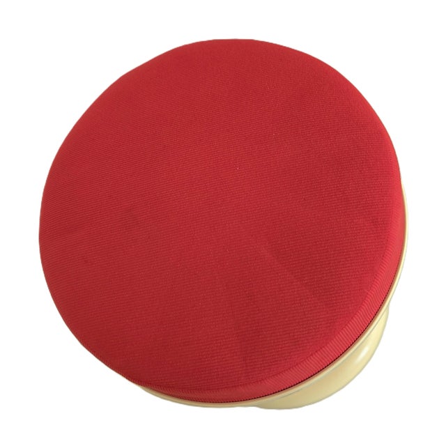 Iconic 1970s Space Age Tulip Stool, German Plastic Stool in Red For Sale - Image 6 of 7