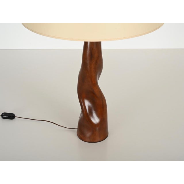 Midcentury Italian Sculptural Table Lamp in Curved Brown Leather, 1970s For Sale - Image 9 of 16