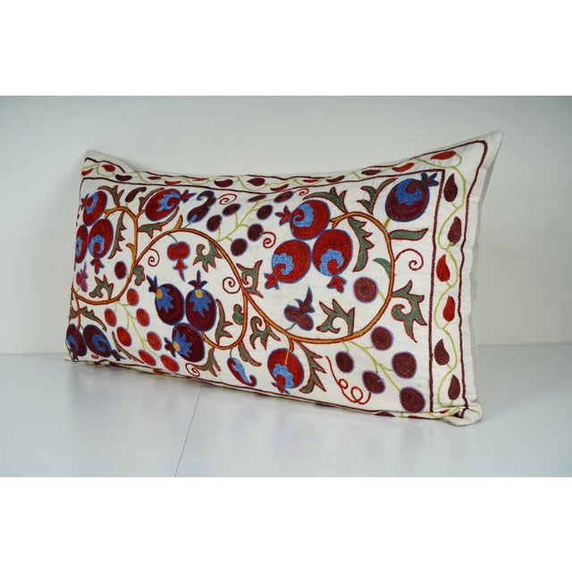 Uzbek Suzani Pillow Cover Elevate your home decor with our Turkish Suzani Pillow Cover, featuring exquisite vintage Uzbek...