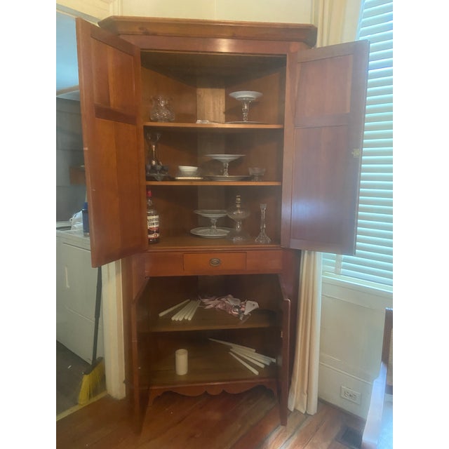 American 1980s Kentucky Bench Made Corner Cabinet For Sale - Image 3 of 12