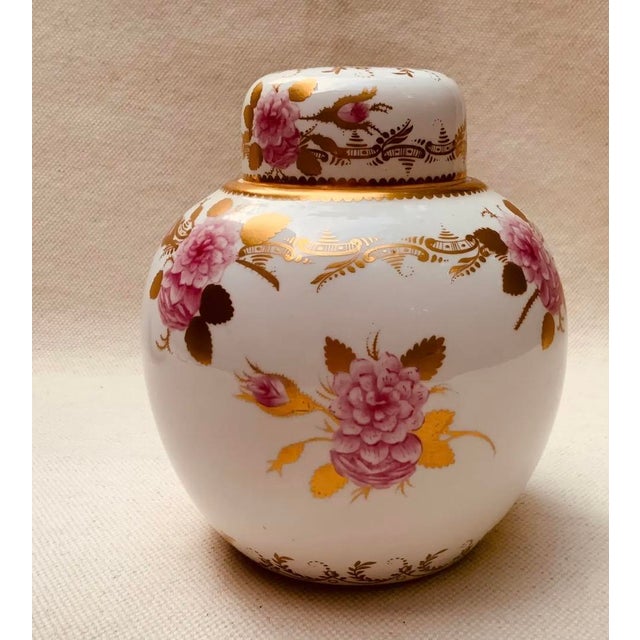 English Antique Copeland & Sons Porcelain Ginger Jars With Lids, Pink Roses & Gold, Retailed by Gilman Collamore & Co. Fifth Avenue, New York, Circa 1900 For Sale - Image 3 of 12