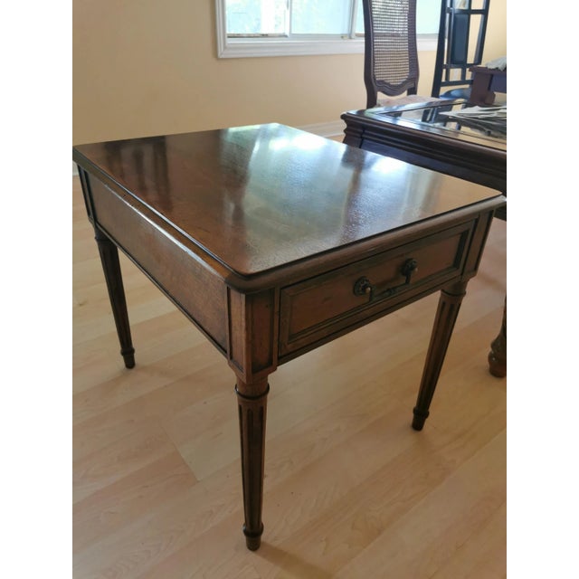 1960s 1960s Vintage Henredon Nightstand Side Table, Mid Century Modern Campaign Bedside Table, Brass Pulls For Sale - Image 5 of 10