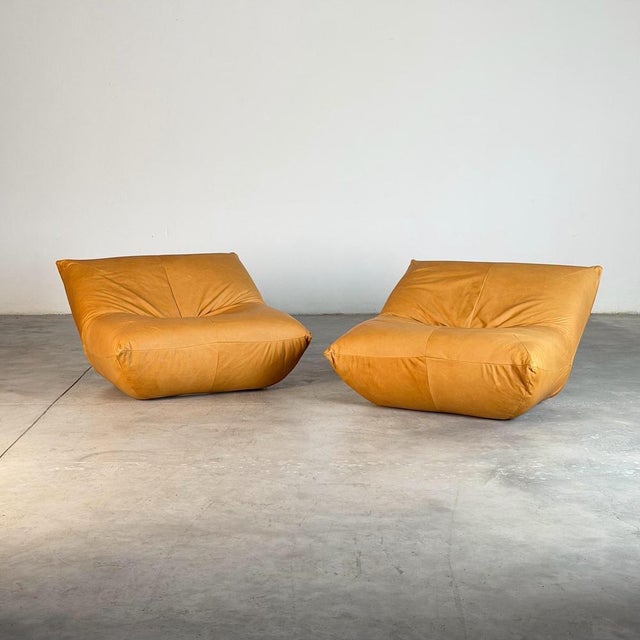 A striking and highly collectible pair of “Papillon” lounge chairs, designed by Guido Maria Rosati for Giovannetti in...