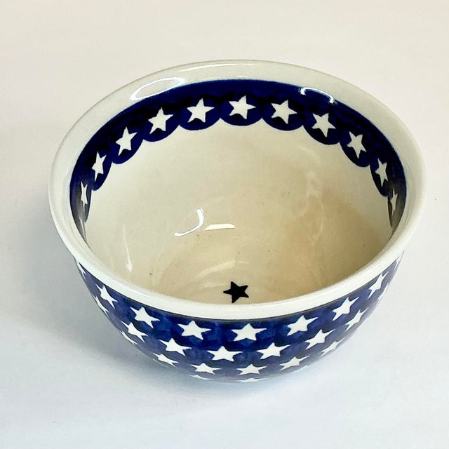 1980s Arts & Crafts Americana Stars Boleslawiec Polish Pottery Serving Bowl For Sale - Image 6 of 9