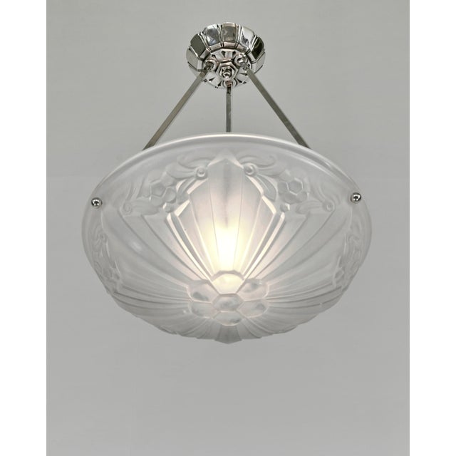 French Art Deco Pendant Light by Sonover - 1930s Frosted Glass & Nickeled Bronze For Sale - Image 4 of 11