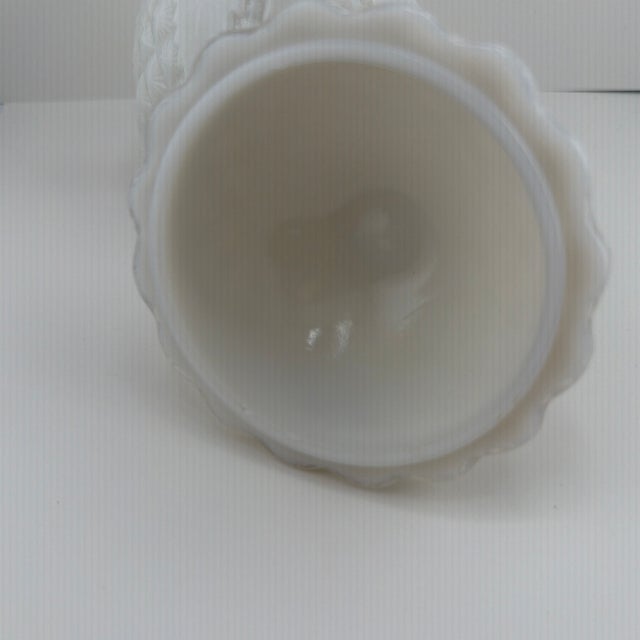 1900 - 1909 19th-Century French Portieux-Vallerysthal Milk Glass Pineapple Lidded Dish/Box For Sale - Image 5 of 9