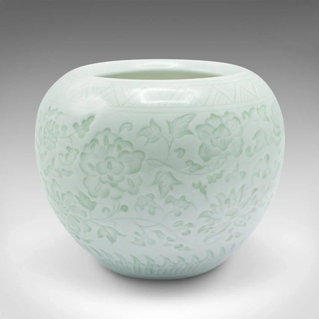 Art Deco 1930's Small Vintage Bowl Vase For Sale - Image 3 of 8