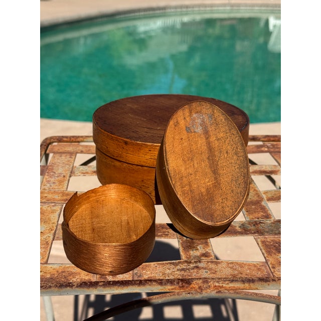 Wood Pair Antique Shaker-Style Bentwood Boxes, Oval & Round, 19th–Early 20th Century For Sale - Image 7 of 14