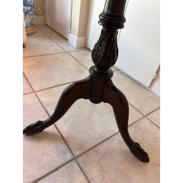 Chippendale Vintage Hand Carved Tripod Pie Crust Wood Accent Table in the Manner of Chippendale For Sale - Image 3 of 16