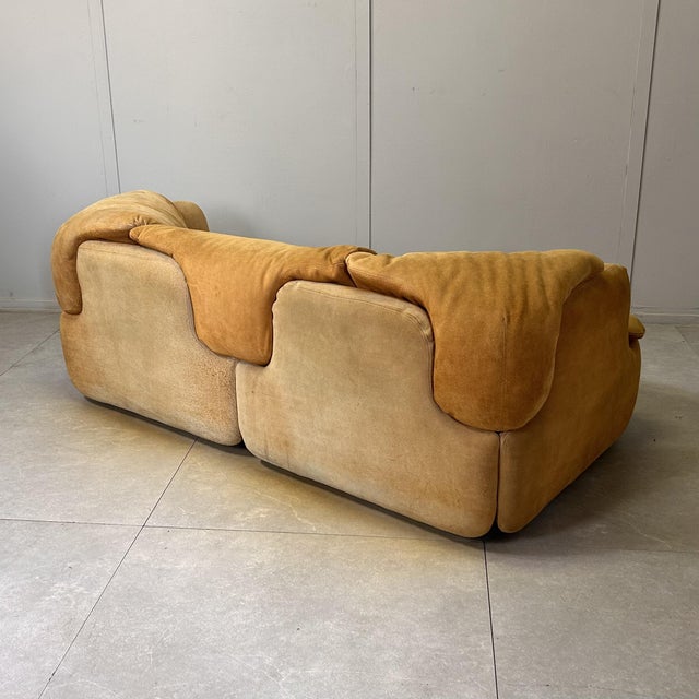 Vintage Confidential Two-Seater Modular Sofa in Ochre Suede by Alberto Rosselli for Saporiti, Italy, 1970s For Sale - Image 6 of 11