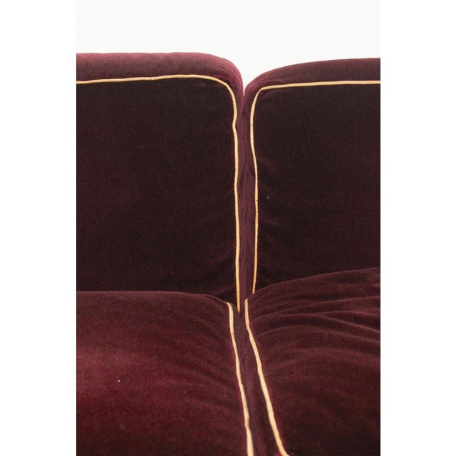 Cassina Duc Living Room Set in Burgundy Velvet by Mario Bellini for Cassina, Italy, 1970s, Set of 3 For Sale - Image 4 of 18