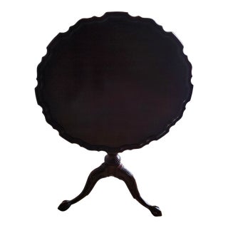 Henkel Harris Chippendale Style Mahogany Pie Crust Tilt-Top Table For Sale