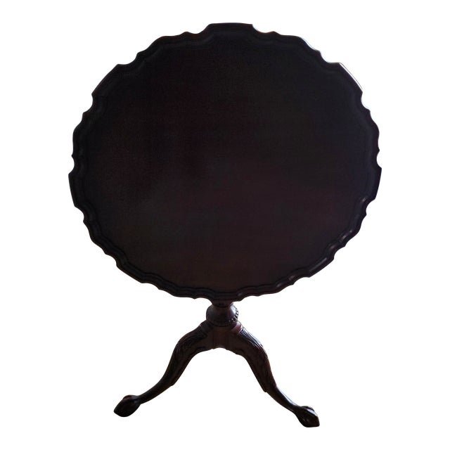 Henkel Harris Chippendale Style Mahogany Pie Crust Tilt-Top Table For Sale