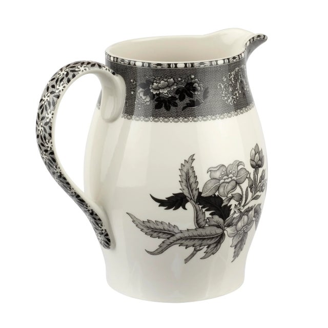 Celebrate Spode's rich history with the Heritage collection of tableware and gifts. Featuring a medley of patterns taken...